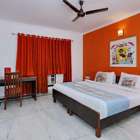Oyo Flagship 592 Hauz Khas Village ニューデリー エクステリア 写真
