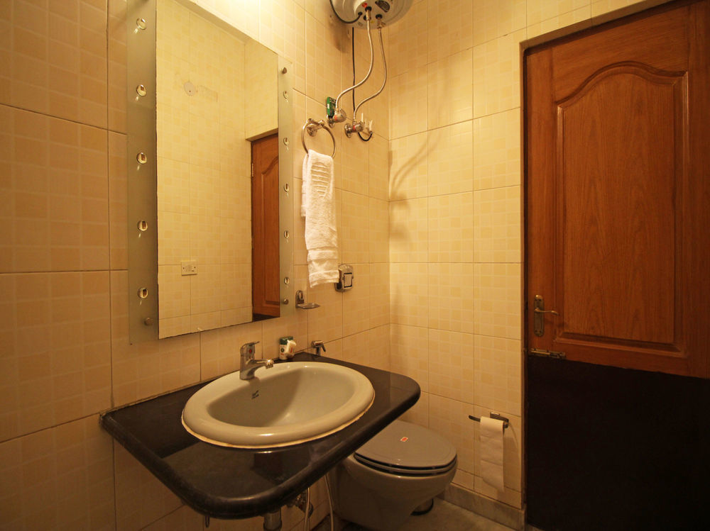 Oyo Flagship 592 Hauz Khas Village ニューデリー エクステリア 写真